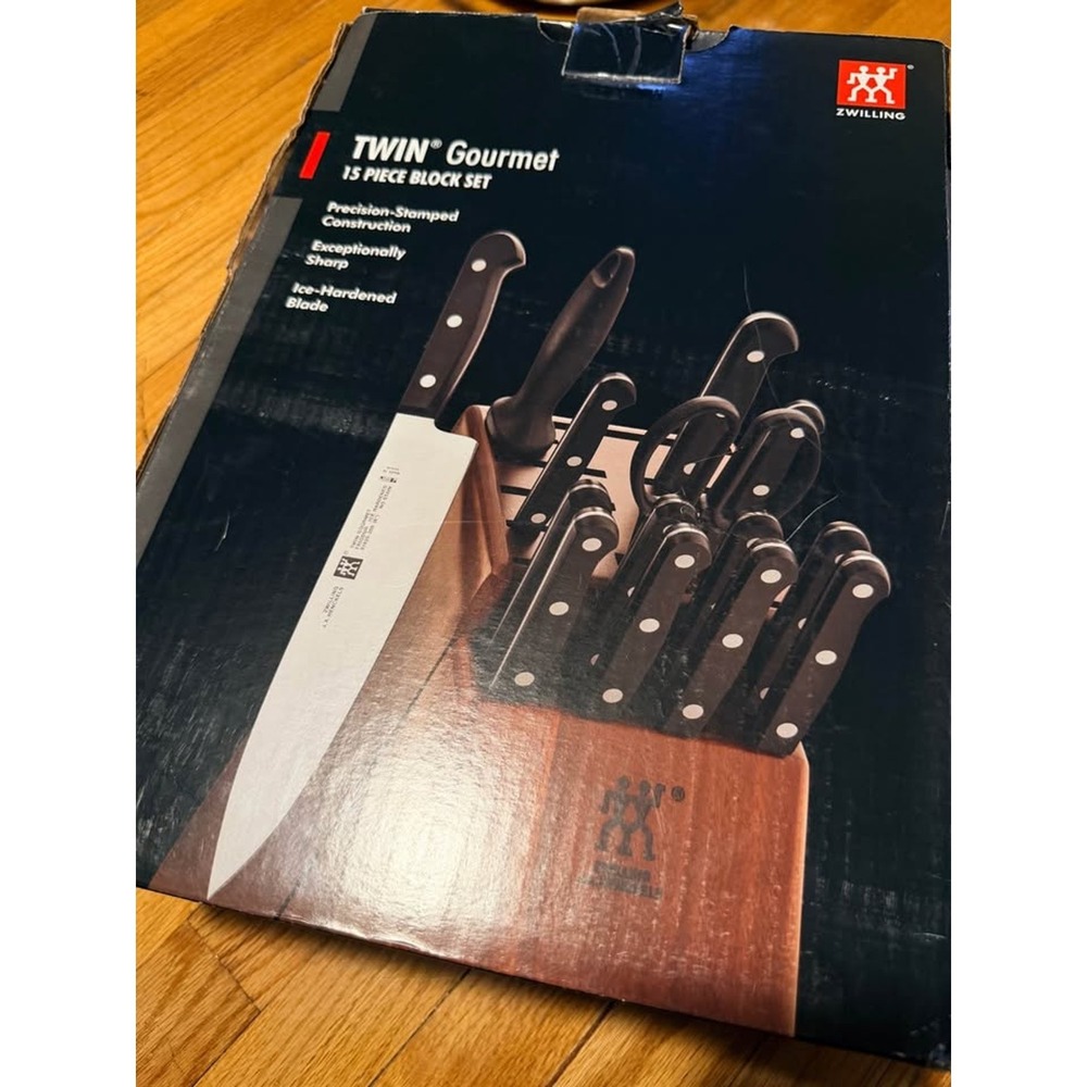 Zwilling J.A. Henckels Twin Gourmet 15-Piece Knife Block Set - MISSING KNIFE